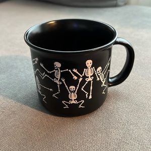 Skeleton mug
